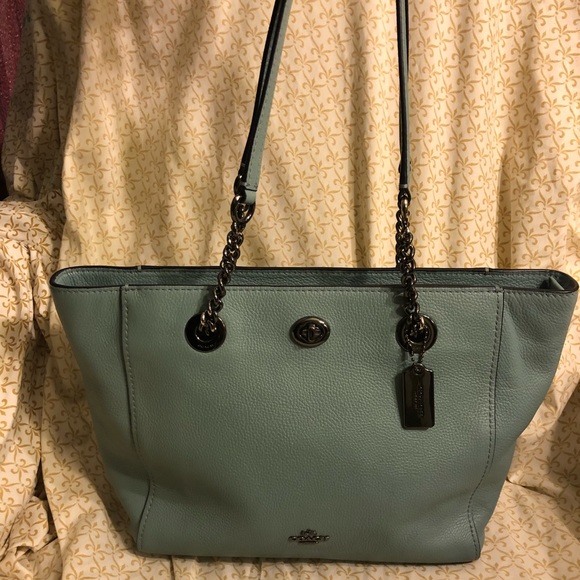 coach turnlock chain tote 27